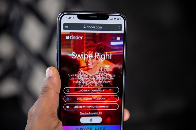 Tinder : toujours leader… mais plus aussi efficace